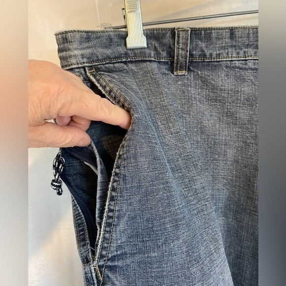 Columbia Cargo Shorts Medium Wash Hiking Denim Mens 38 - Picture 3 of 15